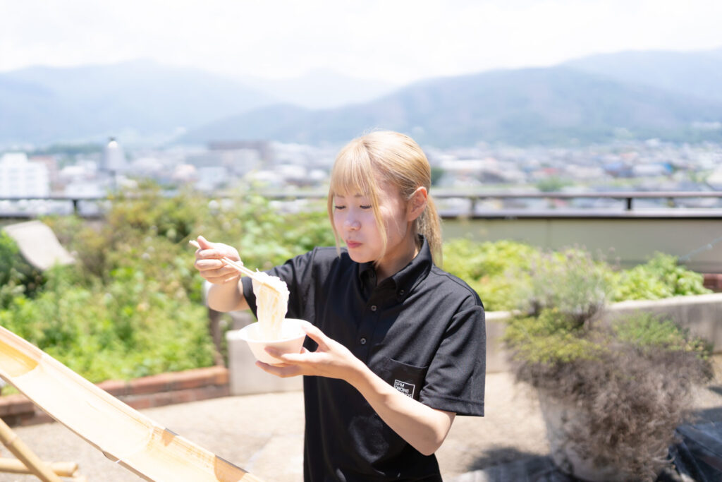 流しそうめんの様子